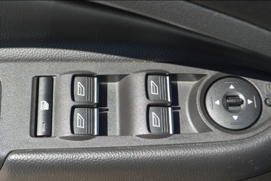 Ford Kuga 1.5 EcoBoost Titanium | Afn. trekhaak | 1800 kg trekgewicht | Navigatie