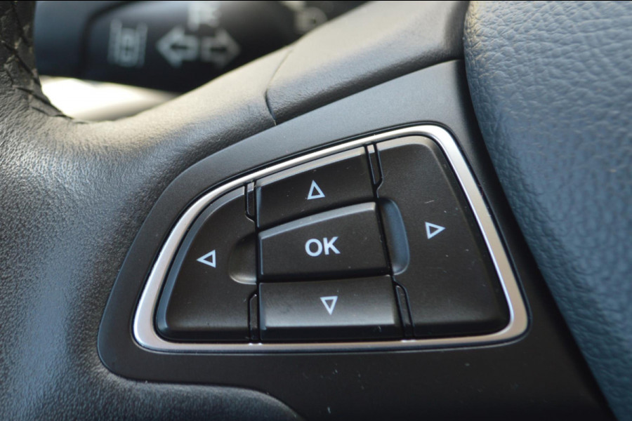 Ford Kuga 1.5 EcoBoost Titanium | Afn. trekhaak | 1800 kg trekgewicht | Navigatie