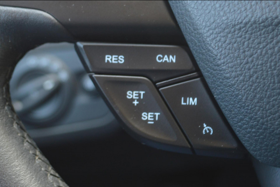 Ford Kuga 1.5 EcoBoost Titanium | Afn. trekhaak | 1800 kg trekgewicht | Navigatie