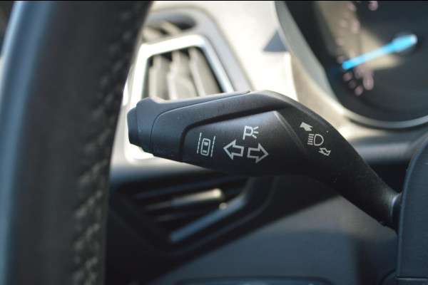 Ford Kuga 1.5 EcoBoost Titanium | Afn. trekhaak | 1800 kg trekgewicht | Navigatie