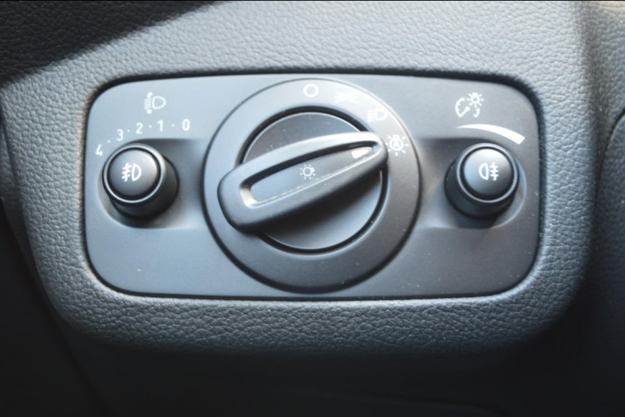 Ford Kuga 1.5 EcoBoost Titanium | Afn. trekhaak | 1800 kg trekgewicht | Navigatie