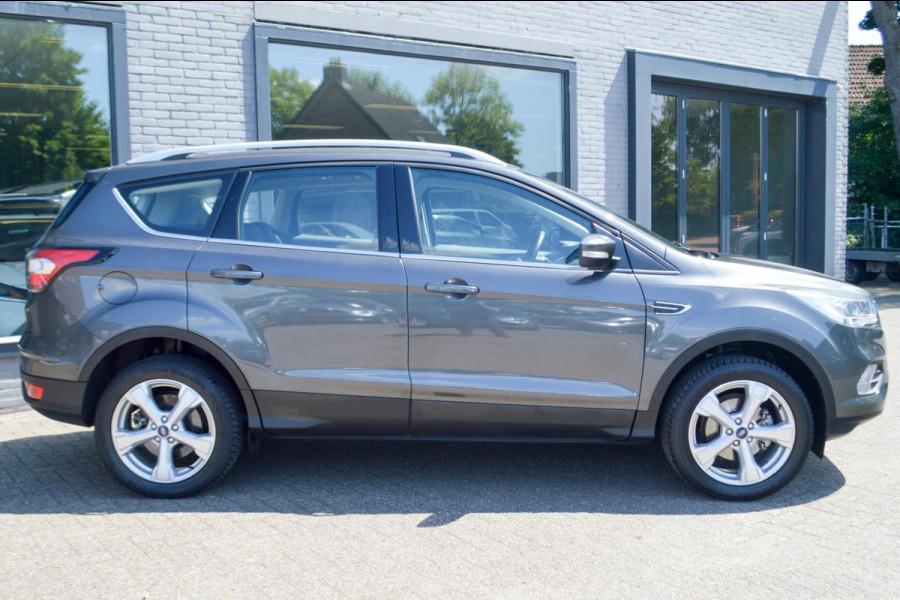 Ford Kuga 1.5 EcoBoost Titanium | Afn. trekhaak | 1800 kg trekgewicht | Navigatie
