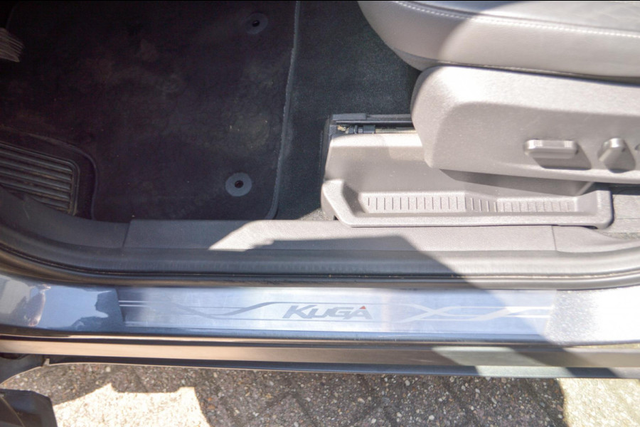 Ford Kuga 1.5 EcoBoost Titanium | Afn. trekhaak | 1800 kg trekgewicht | Navigatie