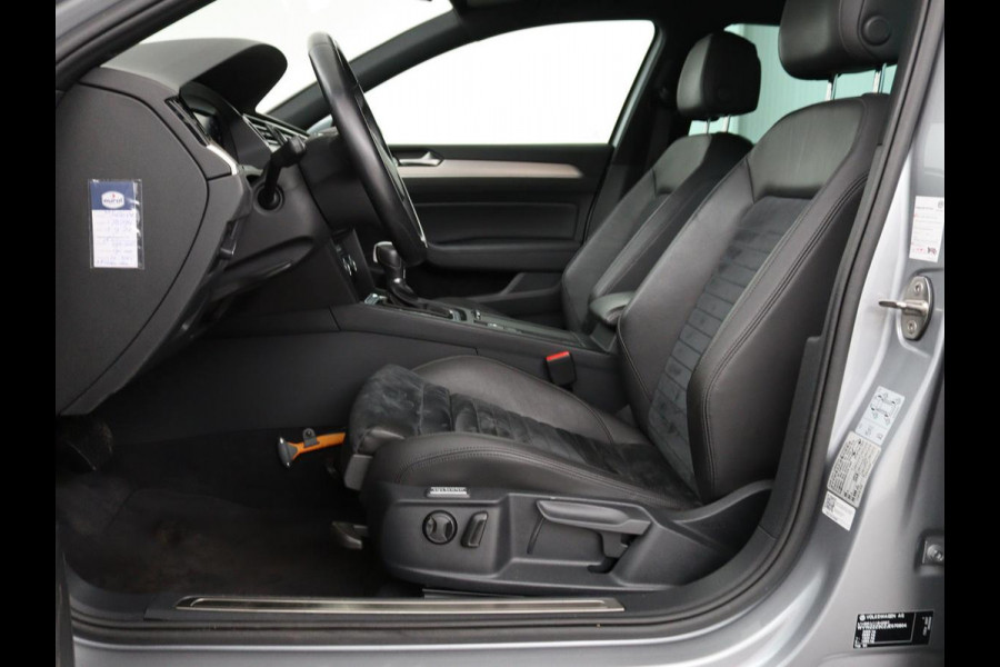Volkswagen Passat 1.4 TSI R Line | 1e eigenaar | Trekhaak | Stoelverwarming | Carplay | Leder/Alcantara | Navigatie | Full LED | Adaptive cruise | Parkeerhulp | Climate control
