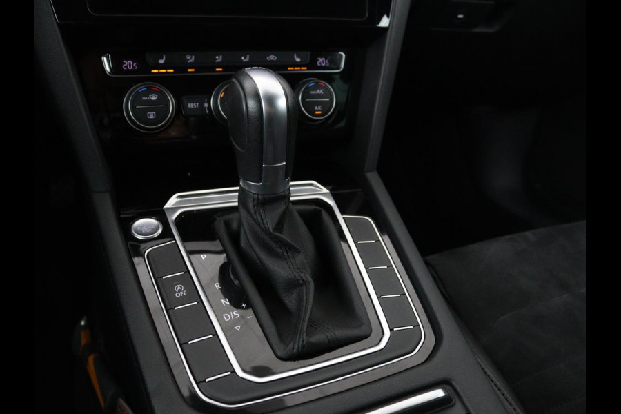 Volkswagen Passat 1.4 TSI R Line | 1e eigenaar | Trekhaak | Stoelverwarming | Carplay | Leder/Alcantara | Navigatie | Full LED | Adaptive cruise | Parkeerhulp | Climate control