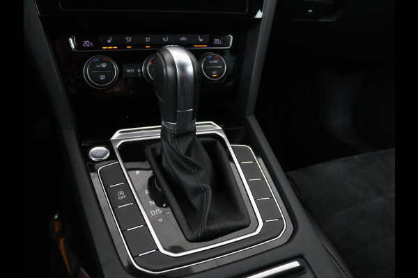 Volkswagen Passat 1.4 TSI R Line | 1e eigenaar | Trekhaak | Stoelverwarming | Carplay | Leder/Alcantara | Navigatie | Full LED | Adaptive cruise | Parkeerhulp | Climate control