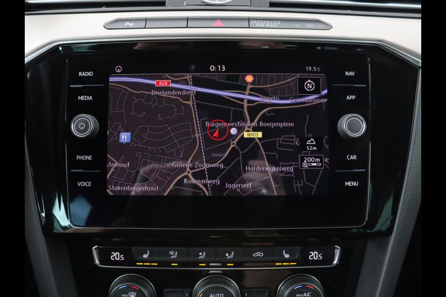 Volkswagen Passat 1.4 TSI R Line | 1e eigenaar | Trekhaak | Stoelverwarming | Carplay | Leder/Alcantara | Navigatie | Full LED | Adaptive cruise | Parkeerhulp | Climate control