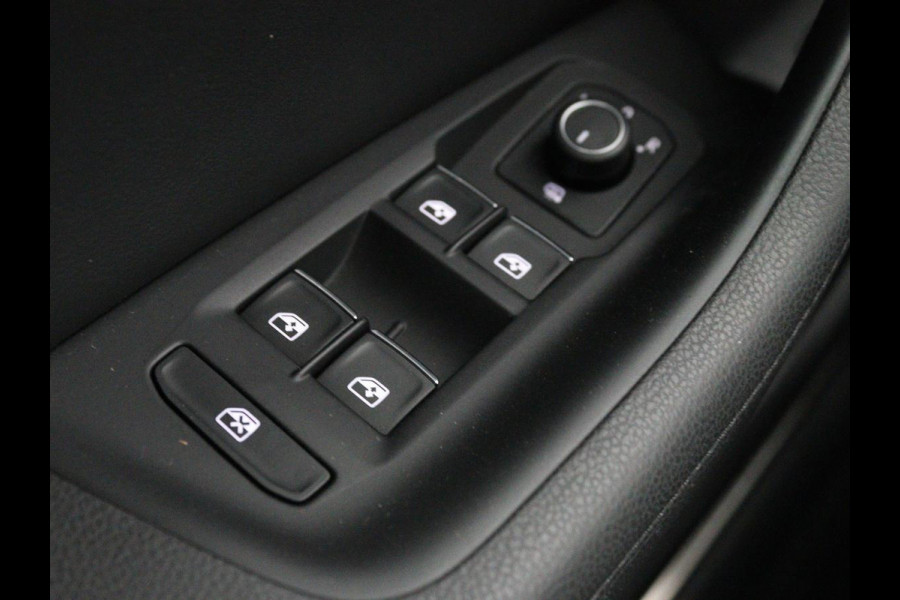 Volkswagen Passat 1.4 TSI R Line | 1e eigenaar | Trekhaak | Stoelverwarming | Carplay | Leder/Alcantara | Navigatie | Full LED | Adaptive cruise | Parkeerhulp | Climate control