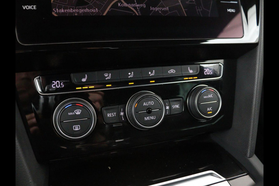 Volkswagen Passat 1.4 TSI R Line | 1e eigenaar | Trekhaak | Stoelverwarming | Carplay | Leder/Alcantara | Navigatie | Full LED | Adaptive cruise | Parkeerhulp | Climate control