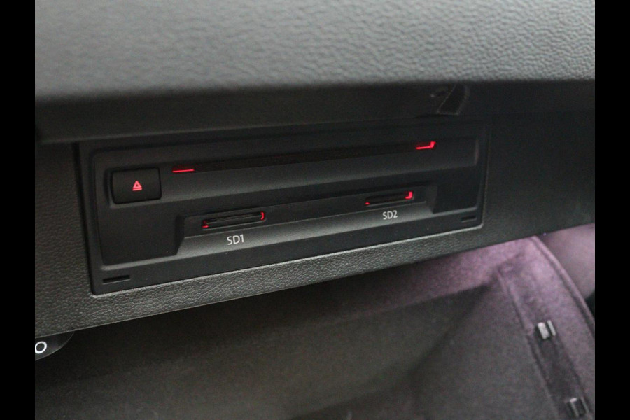 Volkswagen Passat 1.4 TSI R Line | 1e eigenaar | Trekhaak | Stoelverwarming | Carplay | Leder/Alcantara | Navigatie | Full LED | Adaptive cruise | Parkeerhulp | Climate control