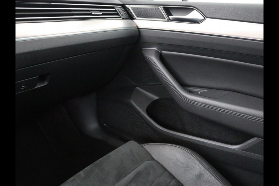 Volkswagen Passat 1.4 TSI R Line | 1e eigenaar | Trekhaak | Stoelverwarming | Carplay | Leder/Alcantara | Navigatie | Full LED | Adaptive cruise | Parkeerhulp | Climate control