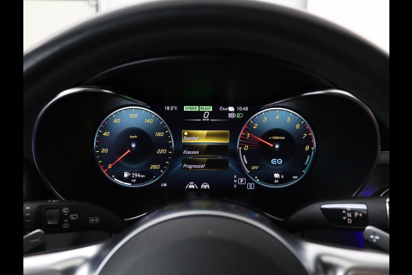 Mercedes-Benz C-Klasse 300e AMG | Panoramadak | Leder | Adaptive cruise | Stoelverwarming | Matrix LED | 360 camera | Carplay | Navigatie | Park Assist