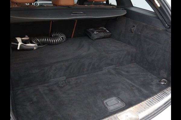 Mercedes-Benz C-Klasse 300e AMG | Panoramadak | Leder | Adaptive cruise | Stoelverwarming | Matrix LED | 360 camera | Carplay | Navigatie | Park Assist