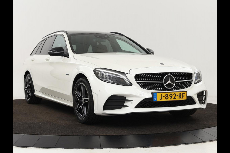 Mercedes-Benz C-Klasse 300e AMG | Panoramadak | Leder | Adaptive cruise | Stoelverwarming | Matrix LED | 360 camera | Carplay | Navigatie | Park Assist