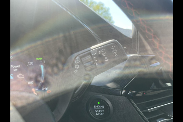 Ford Kuga 2.5 PHEV ST-Line X 225pk | Black Pack | Elektrische Achterklep | Rode Remklauwen | Achteruitrijcamera | 20 inch velgen