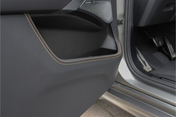 BMW X6M Competition NL AUTO **Bowers & Wilkins/Carbon/Pano.Sky/LCD schermen/E-Trekhaak**