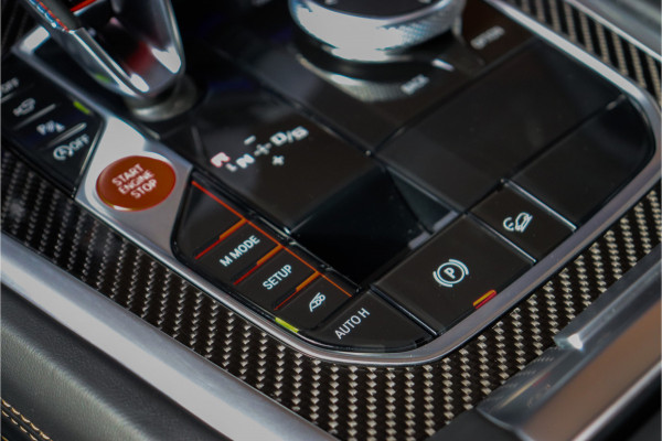 BMW X6M Competition NL AUTO **Bowers & Wilkins/Carbon/Pano.Sky/LCD schermen/E-Trekhaak**