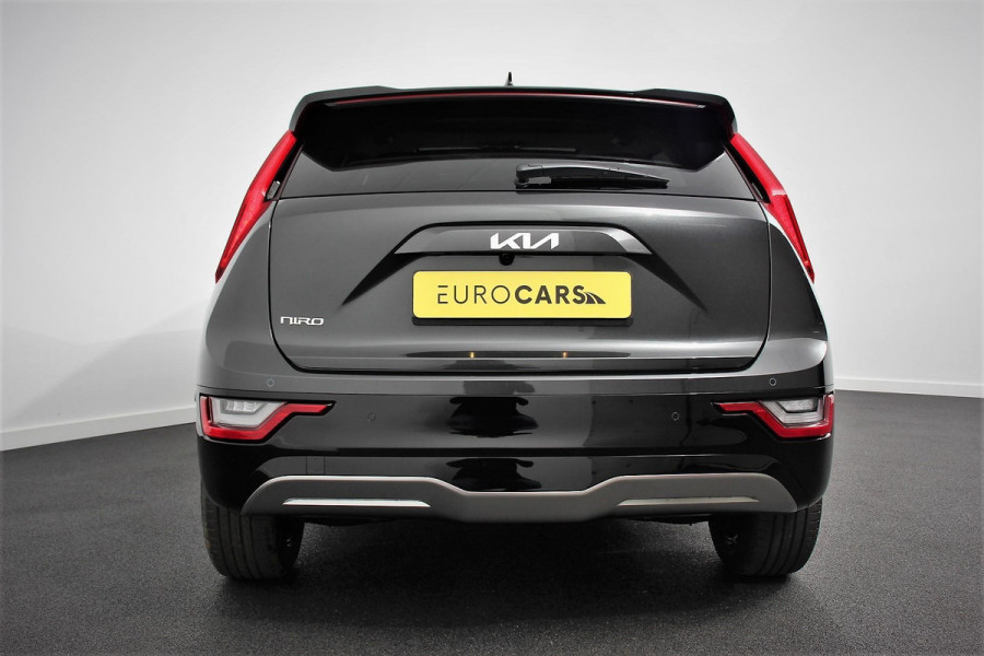 Kia Niro EV DynamicPlusLine 64.8 kWh Navigatie Half Leder Schuif-kantel dak Electrisch bedienbare achterklep  DAB Led Camera Extra Getint Glas Lichtmetalen Velgen