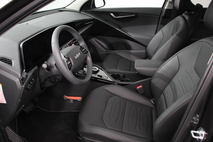 Kia Niro EV DynamicPlusLine 64.8 kWh Navigatie Half Leder Schuif-kantel dak Electrisch bedienbare achterklep  DAB Led Camera Extra Getint Glas Lichtmetalen Velgen