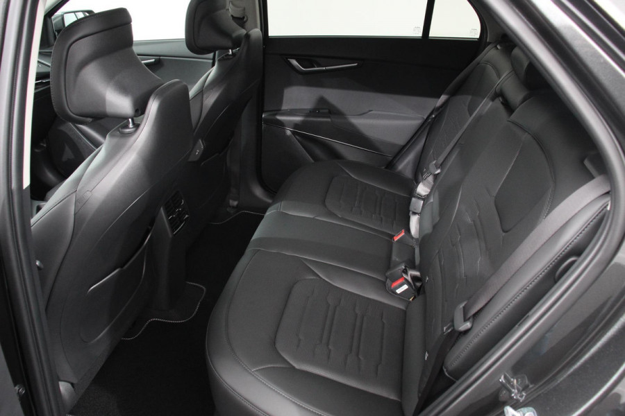 Kia Niro EV DynamicPlusLine 64.8 kWh Navigatie Half Leder Schuif-kantel dak Electrisch bedienbare achterklep  DAB Led Camera Extra Getint Glas Lichtmetalen Velgen