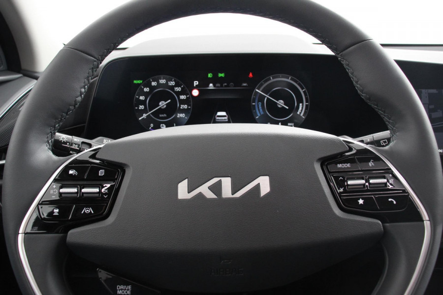 Kia Niro EV DynamicPlusLine 64.8 kWh Navigatie Half Leder Schuif-kantel dak Electrisch bedienbare achterklep  DAB Led Camera Extra Getint Glas Lichtmetalen Velgen
