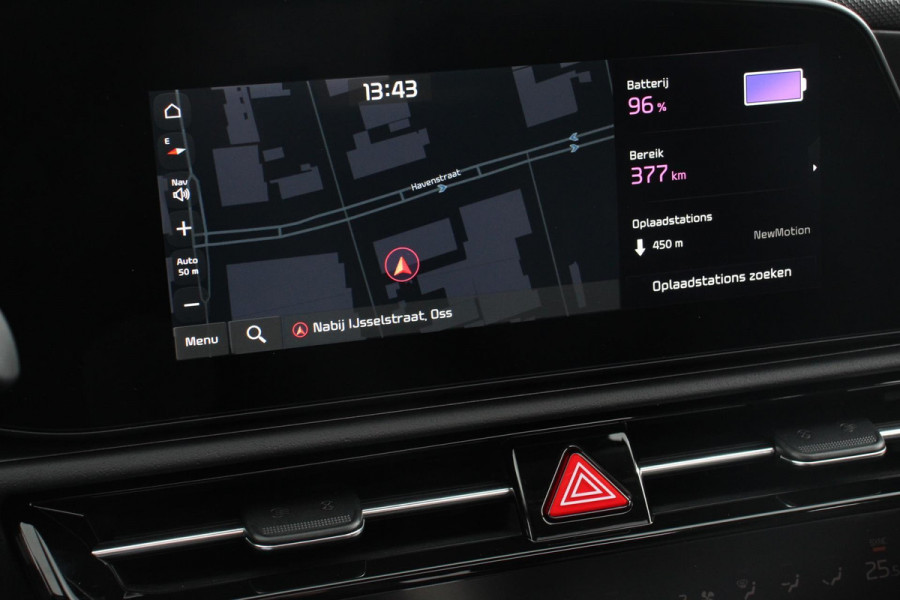 Kia Niro EV DynamicPlusLine 64.8 kWh Navigatie Half Leder Schuif-kantel dak Electrisch bedienbare achterklep  DAB Led Camera Extra Getint Glas Lichtmetalen Velgen