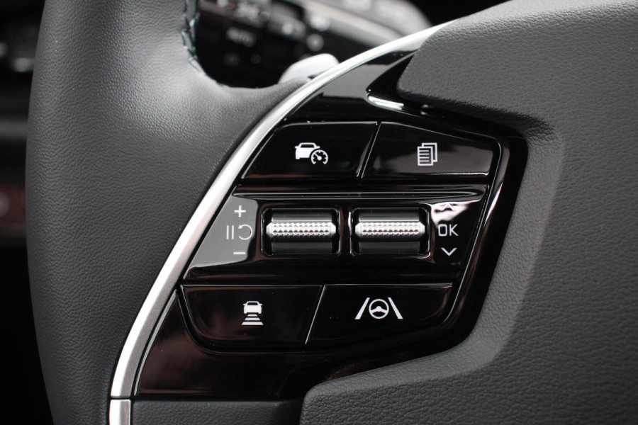 Kia Niro EV DynamicPlusLine 64.8 kWh Navigatie Half Leder Schuif-kantel dak Electrisch bedienbare achterklep  DAB Led Camera Extra Getint Glas Lichtmetalen Velgen