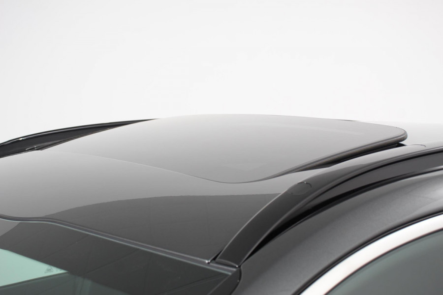 Kia Niro EV DynamicPlusLine 64.8 kWh Navigatie Half Leder Schuif-kantel dak Electrisch bedienbare achterklep  DAB Led Camera Extra Getint Glas Lichtmetalen Velgen