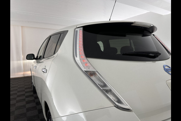 Nissan Leaf Tekna 30 kWh (INCL.BTW) Aut. *FULL-LEATHER | FULL-LED | BOSE-SURROUND | TOP-VIEW | KEYLESS | NAVI-FULLMAP | ECC | COMFORT-SEATS | 17"ALU*