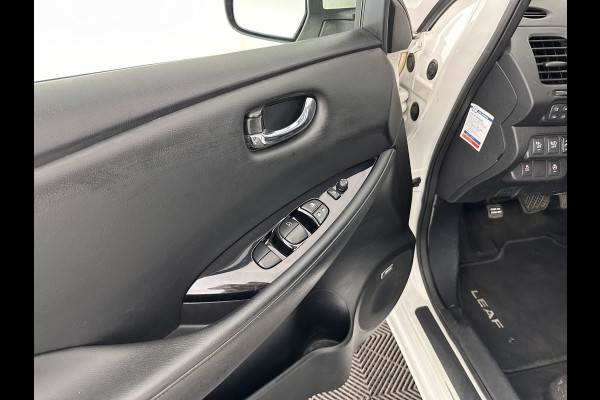 Nissan Leaf Tekna 30 kWh (INCL.BTW) Aut. *FULL-LEATHER | FULL-LED | BOSE-SURROUND | TOP-VIEW | KEYLESS | NAVI-FULLMAP | ECC | COMFORT-SEATS | 17"ALU*