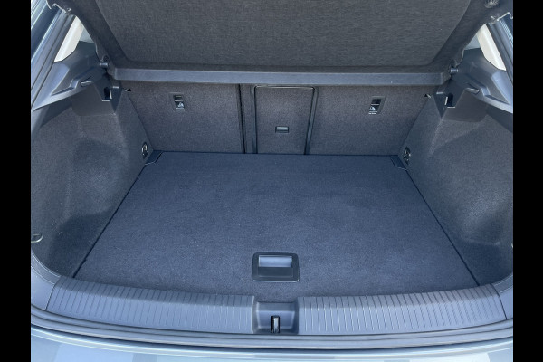 Volkswagen T-Roc 1.5 TSI Sport | LED | Trekhaak | Carplay | Navi | Camera | PDC