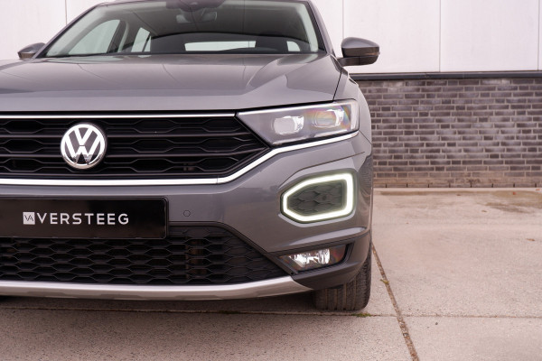 Volkswagen T-Roc 1.5 TSI Sport | LED | Trekhaak | Carplay | Navi | Camera | PDC