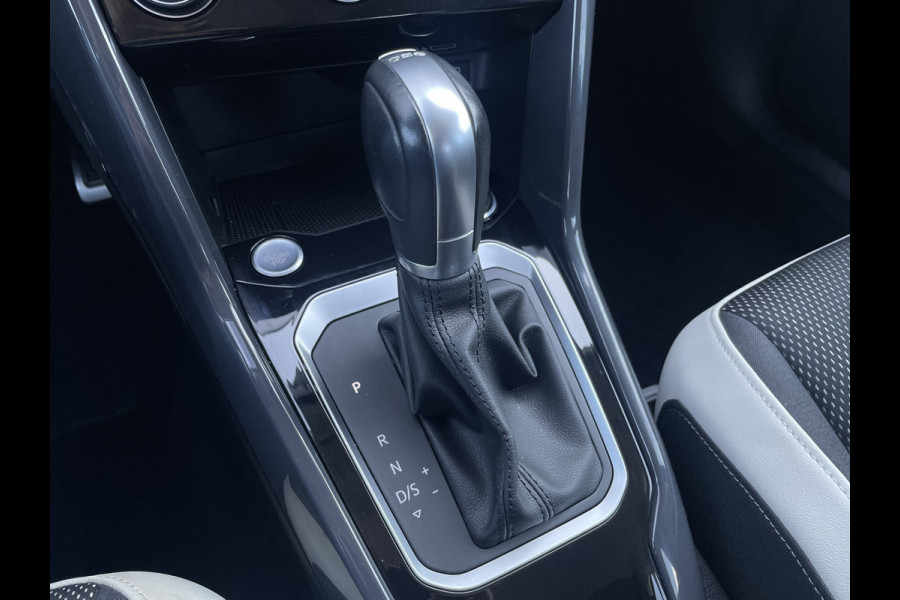 Volkswagen T-Roc 1.5 TSI Sport | LED | Trekhaak | Carplay | Navi | Camera | PDC