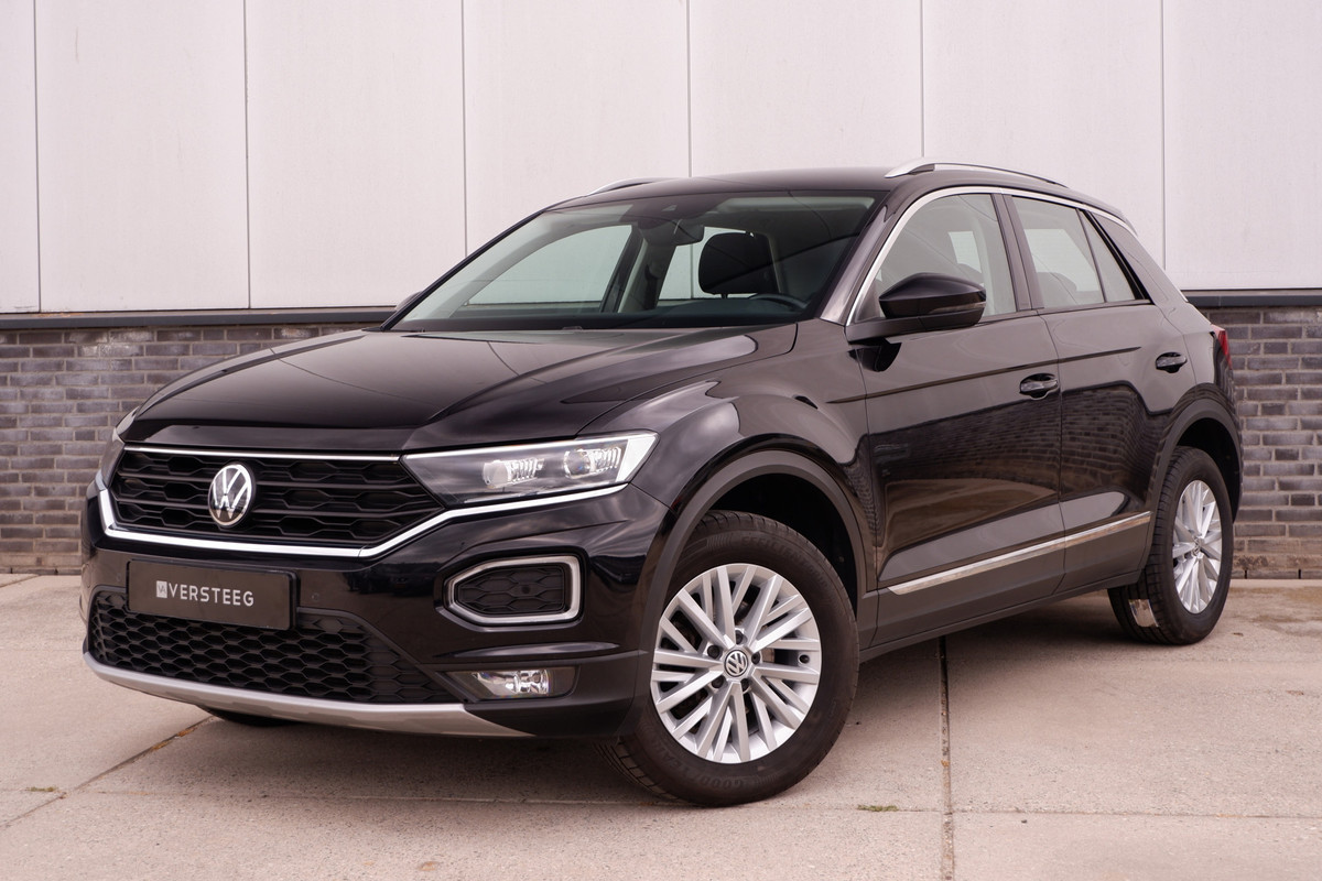 Volkswagen T-Roc 1.5 TSI Sport | LED | Trekhaak | Carplay | Camera | PDC Volkswagen T-Roc 1.5 TSI Sport | LED | Trekhaak | Carplay | Camera | PDC