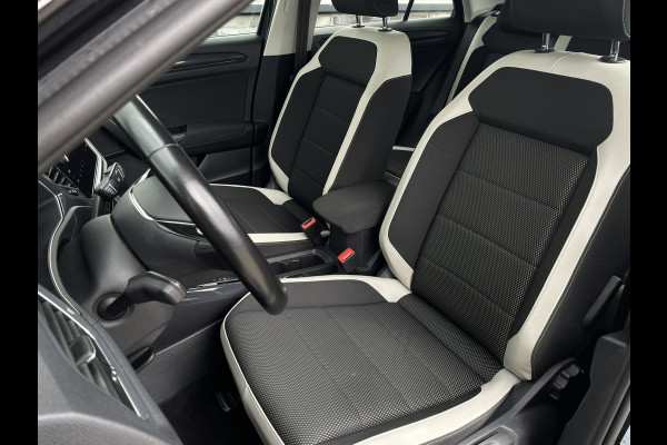 Volkswagen T-Roc 1.5 TSI Sport | LED | Trekhaak | Carplay | Camera | PDC