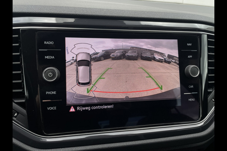 Volkswagen T-Roc 1.5 TSI Sport | LED | Trekhaak | Carplay | Camera | PDC