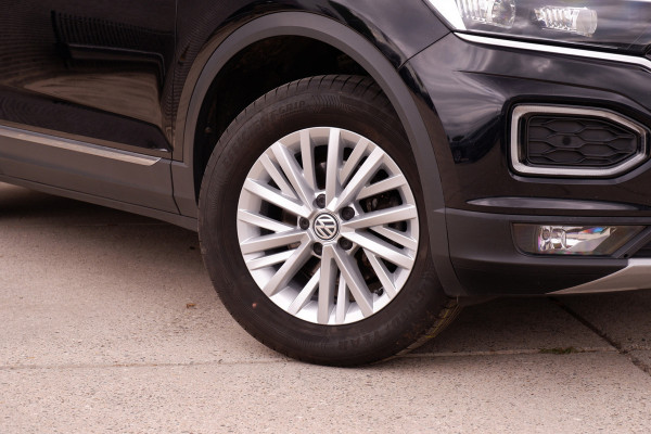 Volkswagen T-Roc 1.5 TSI Sport | LED | Trekhaak | Carplay | Camera | PDC