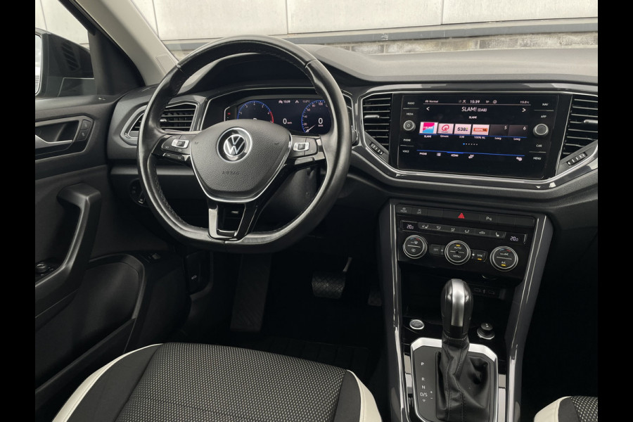 Volkswagen T-Roc 1.5 TSI Sport | LED | Trekhaak | Carplay | Camera | PDC