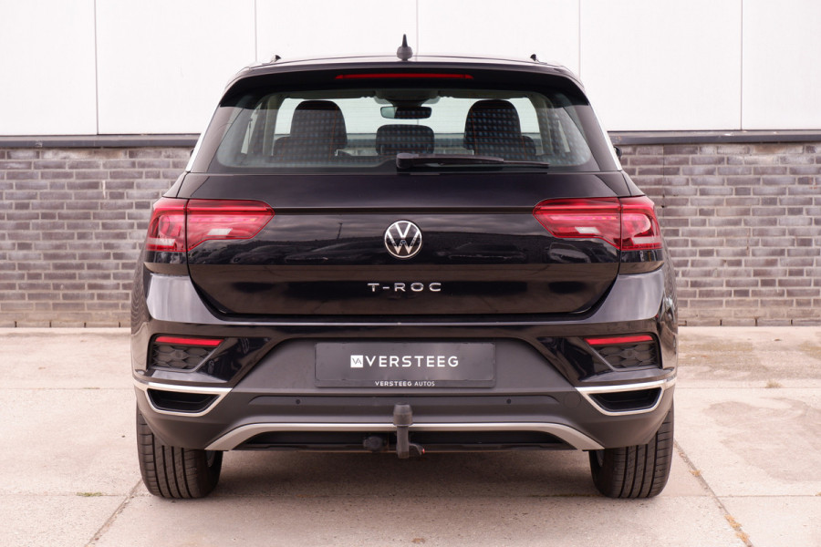 Volkswagen T-Roc 1.5 TSI Sport | LED | Trekhaak | Carplay | Camera | PDC