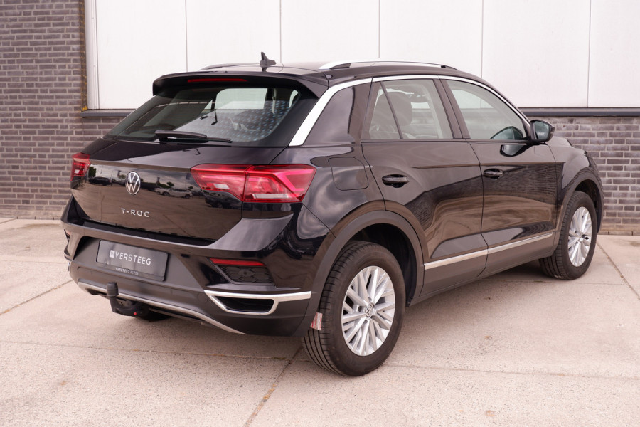 Volkswagen T-Roc 1.5 TSI Sport | LED | Trekhaak | Carplay | Camera | PDC