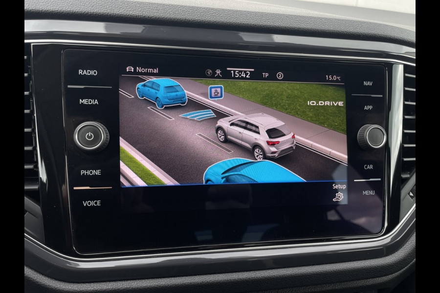 Volkswagen T-Roc 1.5 TSI Sport | LED | Trekhaak | Carplay | Camera | PDC