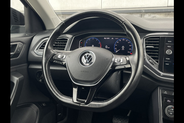 Volkswagen T-Roc 1.5 TSI Sport | LED | Trekhaak | Carplay | Camera | PDC