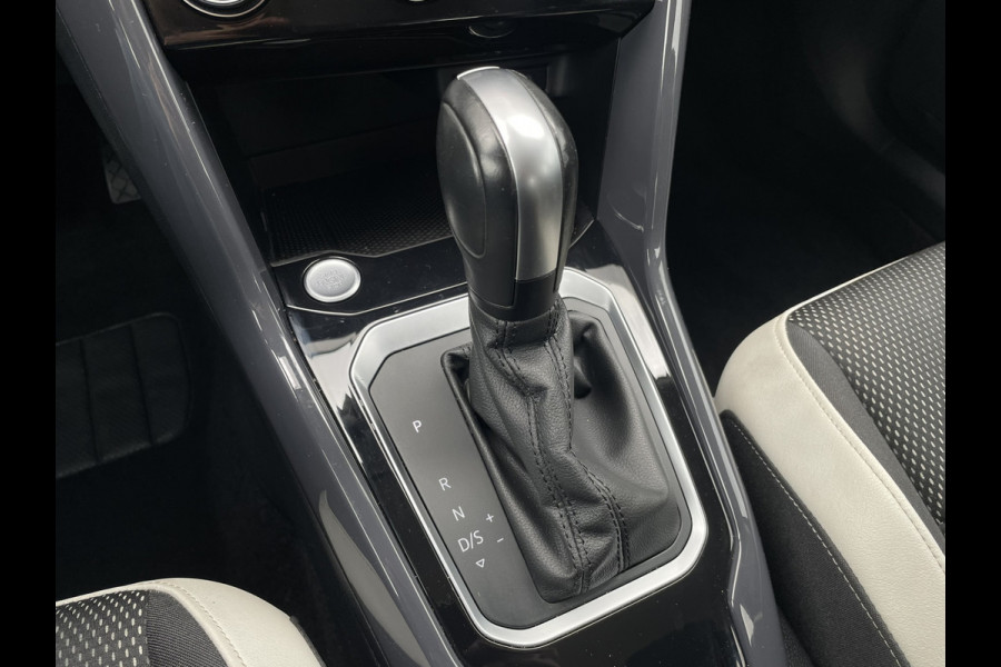 Volkswagen T-Roc 1.5 TSI Sport | LED | Trekhaak | Carplay | Camera | PDC