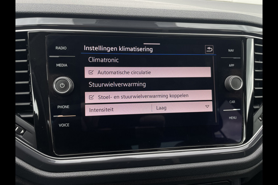 Volkswagen T-Roc 1.5 TSI Sport | LED | Trekhaak | Carplay | Camera | PDC