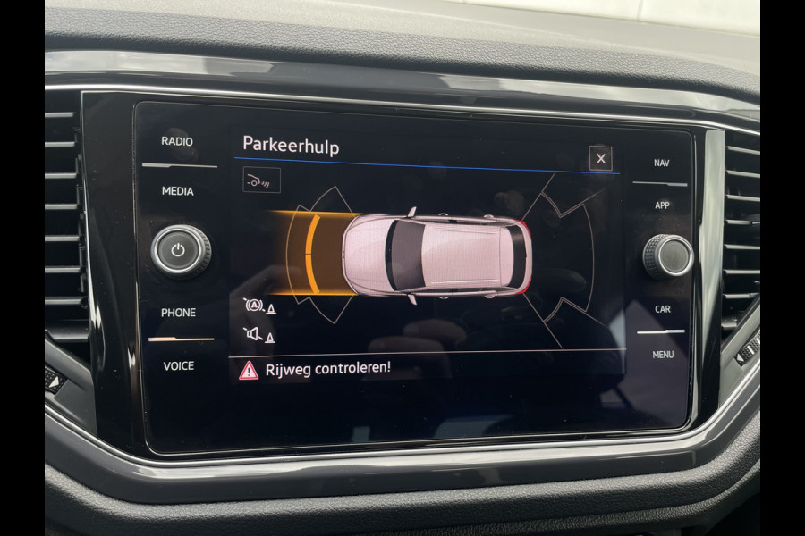 Volkswagen T-Roc 1.5 TSI Sport | LED | Trekhaak | Carplay | Camera | PDC