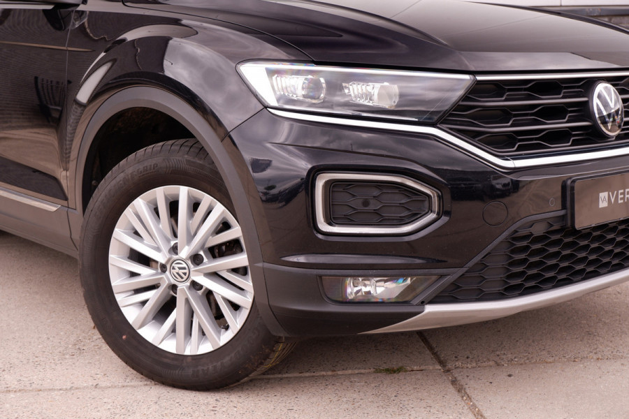 Volkswagen T-Roc 1.5 TSI Sport | LED | Trekhaak | Carplay | Camera | PDC
