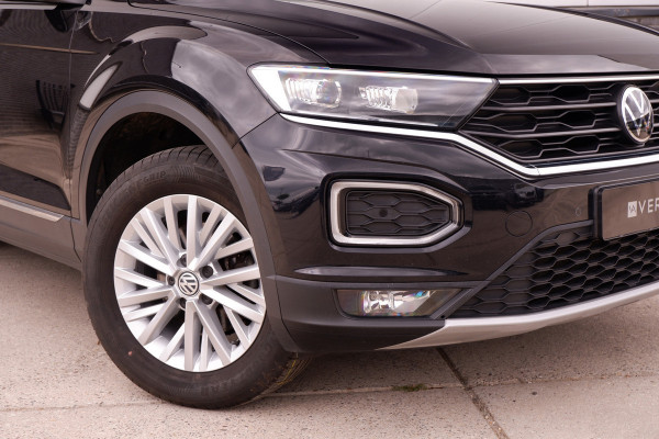 Volkswagen T-Roc 1.5 TSI Sport | LED | Trekhaak | Carplay | Camera | PDC
