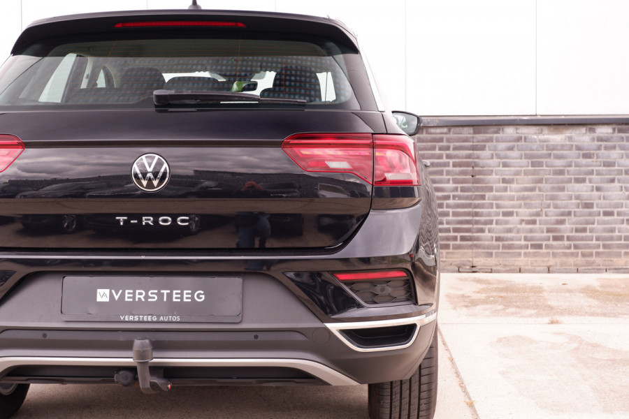 Volkswagen T-Roc 1.5 TSI Sport | LED | Trekhaak | Carplay | Camera | PDC