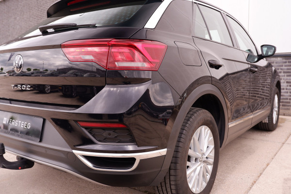Volkswagen T-Roc 1.5 TSI Sport | LED | Trekhaak | Carplay | Camera | PDC