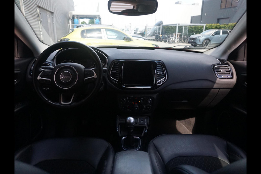 Jeep Compass 1.3T Night Eagle Liberty Edition 1750 KG trekgewicht